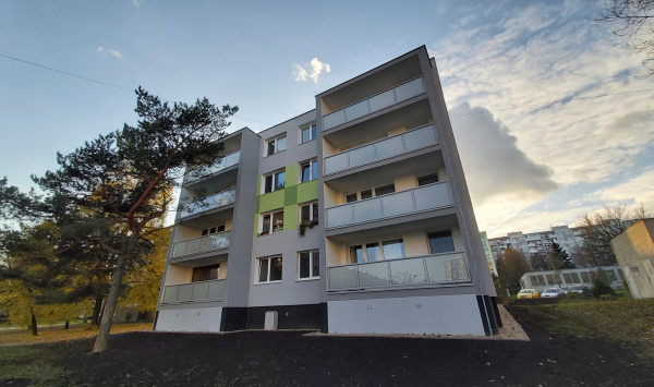 Prístavba loggií k bytovému domu Kežmarská 42
