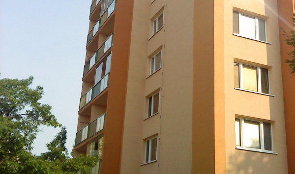 Zateplenie balkónových ostení na Krosnianskej ulici v Košiciach